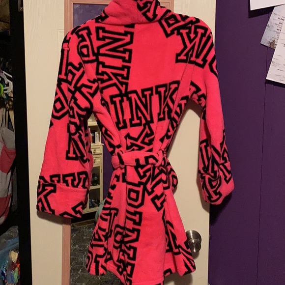 Vs Pink Robe. - Picture 3 of 3